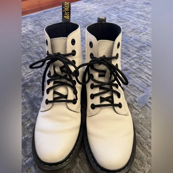 Dr. Martens White Smooth Leather Lace-Up Boots – Size 8 EU 39 EUC - Picture 2 of 7